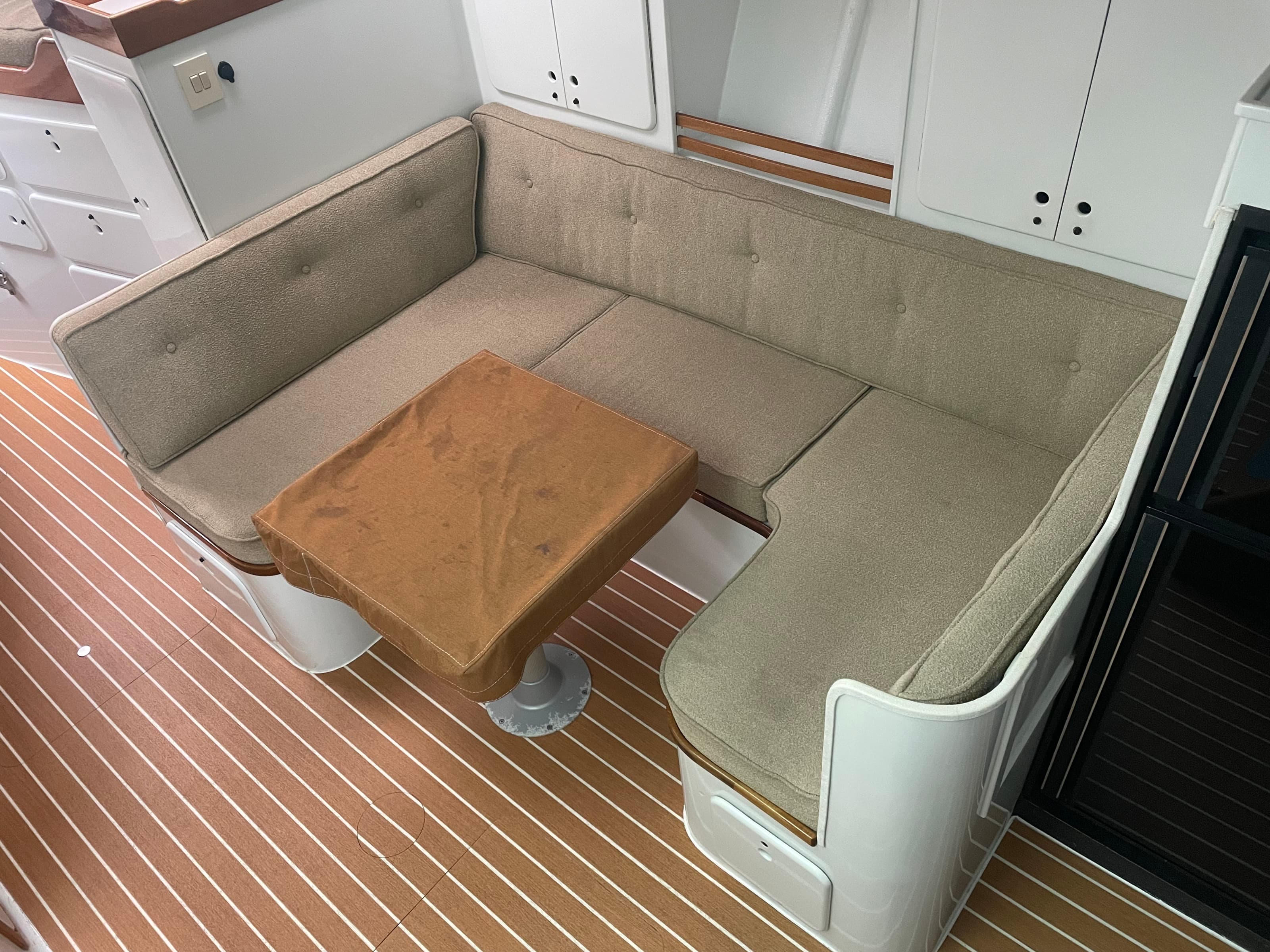 The dinette settee seating in Bluebill's cabin